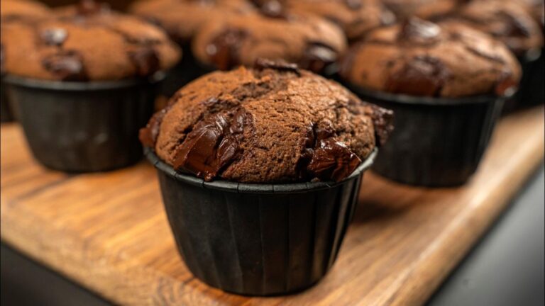 Une astuce secrète pour des muffins au chocolat maison ultra moelleux et fondants…