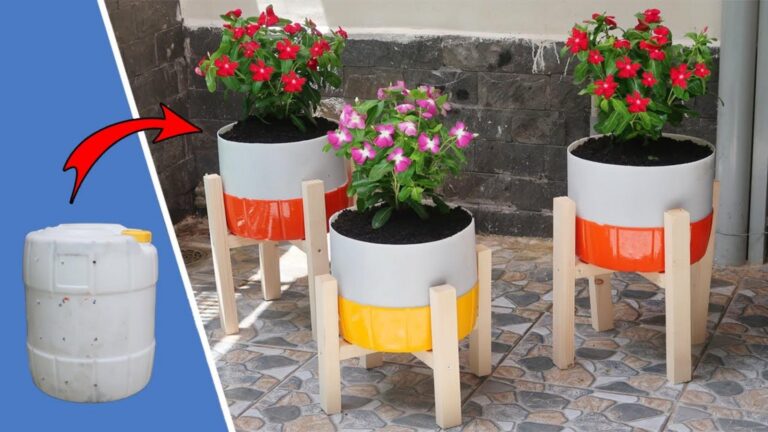 Une idée toute simple… transformez vos vieux barils en joyeux pots de fleurs colorés !