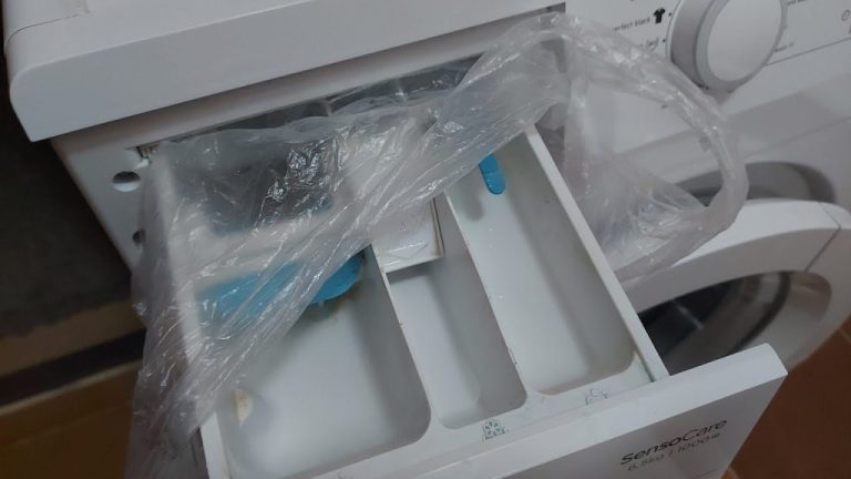 Mettez-le dans le tambour de votre machine à laver et découvrez la surprise
