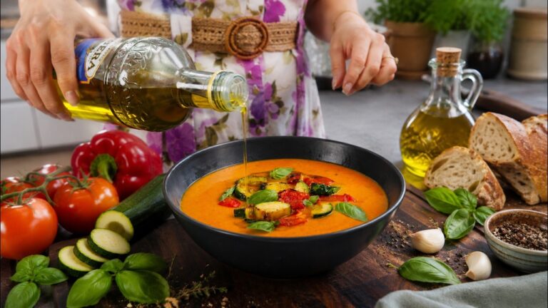10 recettes de soupe d&rsquo;été fraîches et délicieuses pour utiliser les légumes du jardin